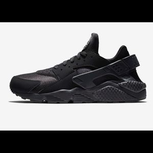 Nike Huarache in Black